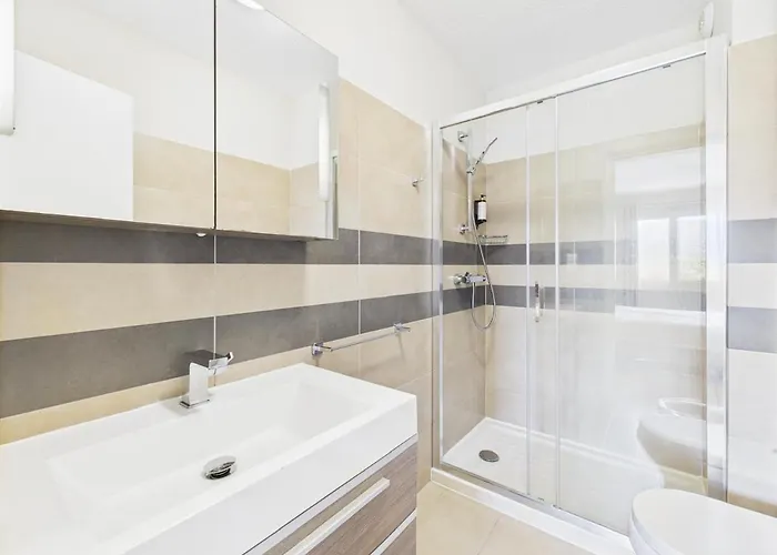 Salina-bay C18, 2 Bedroom Apartment *